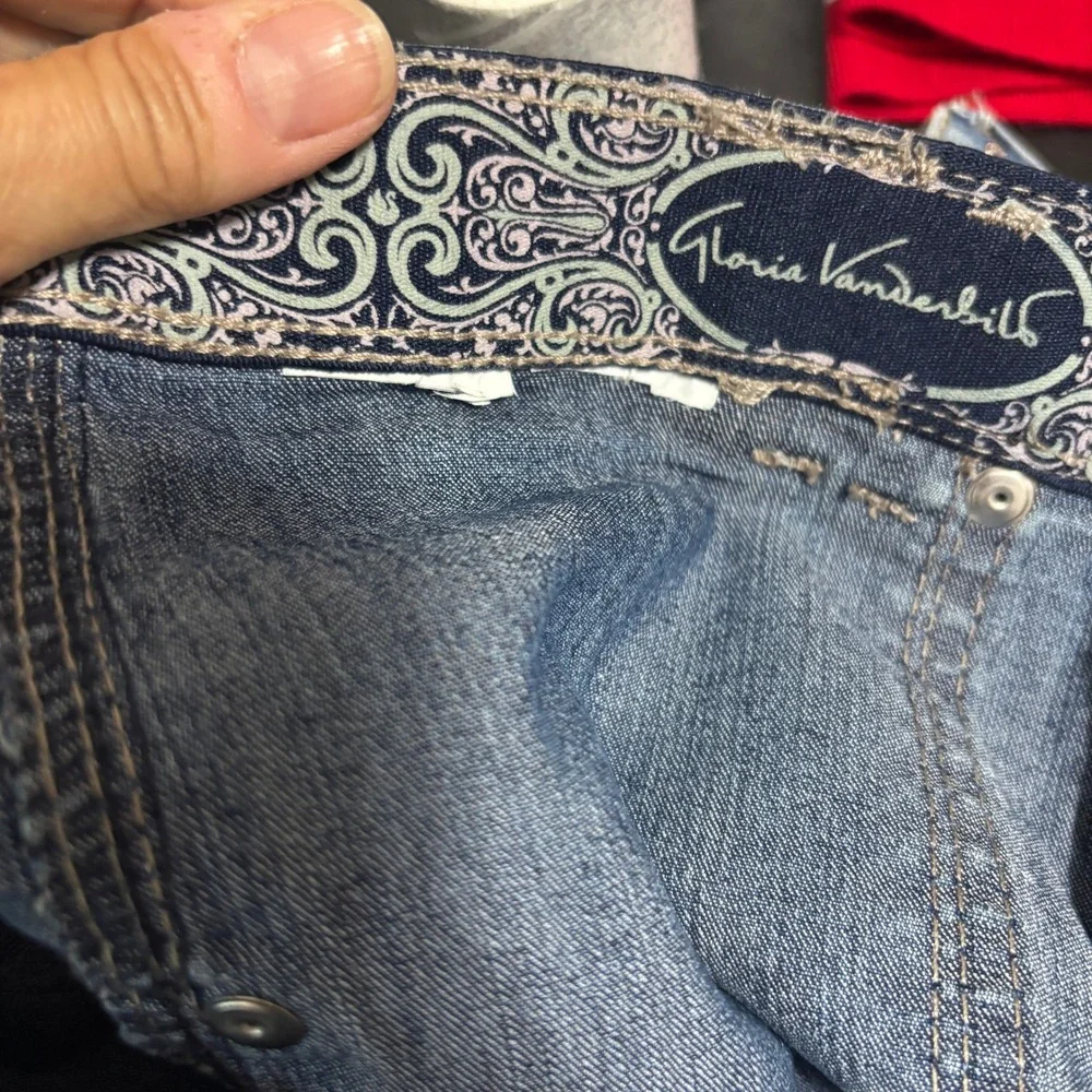 Gloria Vanderbilt brand gloria